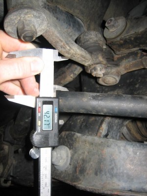 swaybar to idler clearance.JPG