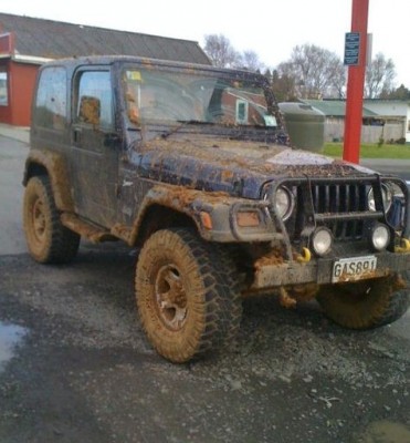 JeepMud.JPG