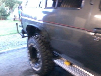 body lift installed, 2&quot;suspension, 2&quot;lift kit and 1.5&quot; from having 31's