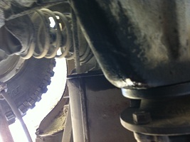 between drive shaft and rear diff oil leaking