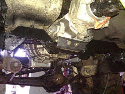 Changed my gear box mount to miss front drive shaft and on the left to fit my massive exaust=D