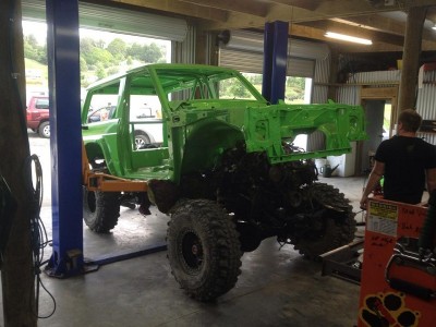 fitting body green truck ,.jpg