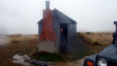 Hele at the small hut just before Potters Turn off